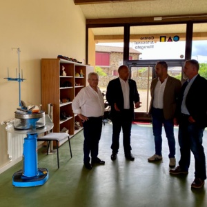 Un momento de la visita al Centro Artesanal Maragato de Santa Colomba de Somoza