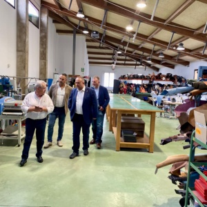 Un momento de la visita al Centro Artesanal Maragato de Santa Colomba de Somoza