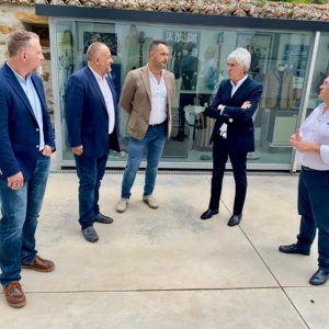 Un momento de la visita a la Fundación Club 45 de Santa Colomba de Somoza