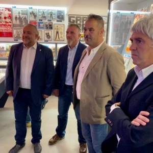 Un momento de la visita a la Fundación Club 45 de Santa Colomba de Somoza