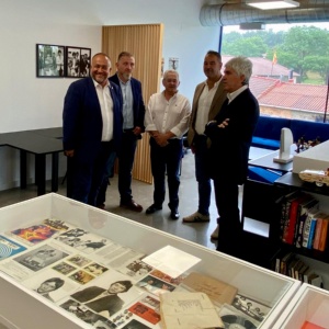 Un momento de la visita a la Fundación Club 45 de Santa Colomba de Somoza