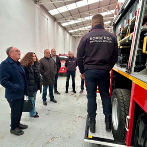 Presentación del nuevo camión de bomberos del SEPEIS