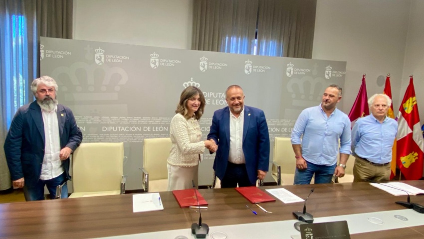 Diputación y Universidad firman un convenio de colaboración para el estudio de los materiales arqueológicos que custodia el ILC