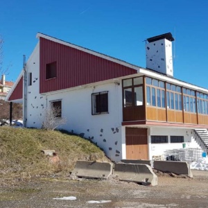 Edificio que se rehabilitará en Riaño