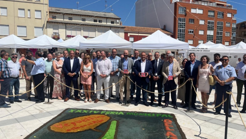 El presidente de la Diputación subraya la “identidad, tradición y futuro” de la Feria Agroganadera y del Ajo de Veguellina