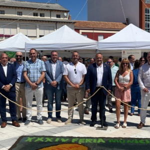 Un momento de la inauguración de la Feria Agroganadera y del Ajo de Veguellina