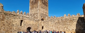 Laguna de Negrillos abre al público la torre del homenaje de su castillo, puesta en valor gracias al ILC