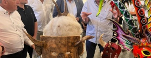 El Museo de los Pueblos Leoneses exhibe a partir de hoy más de setenta máscaras rituales de uno y otro lado del océano