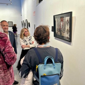 Un momento de la inauguración de la exposición
