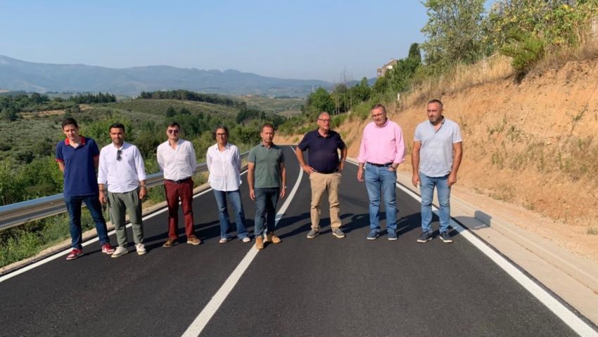 La Diputación invierte 459.000 euros en el ensanche y mejora de la carretera LE-5307 entre Molinaseca y Calamocos