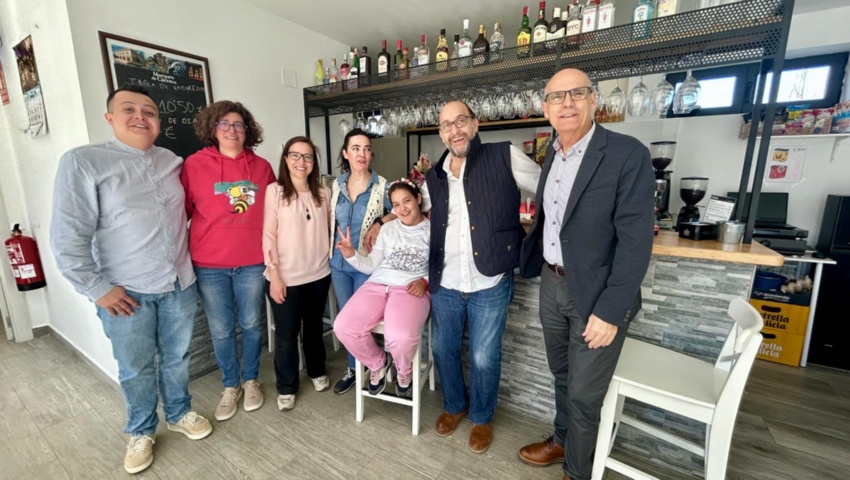 Viforcos reabre su bar gracias al Proyecto Repuebla de la Diputación de León