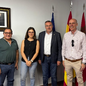 Un momento de la visita de Roberto Aller a Toral de los Vados