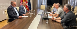 La Diputación traslada su “apoyo total” a los trabajadores de la Azucarera de La Bañeza ante el anuncio de ERE