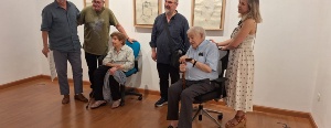 El Centro Leonés de Arte pone a dialogar el verso de Antonio Gamoneda con la pintura reflexiva de Javier Fernández de Molina