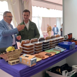 Un momento de la II Feria de los Productos de León en Gijón
