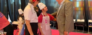 La XXXII Feria de los Productos de León encara el domingo con el IX Concurso Nacional de Cortadores de Jamón y una gran queimada popular