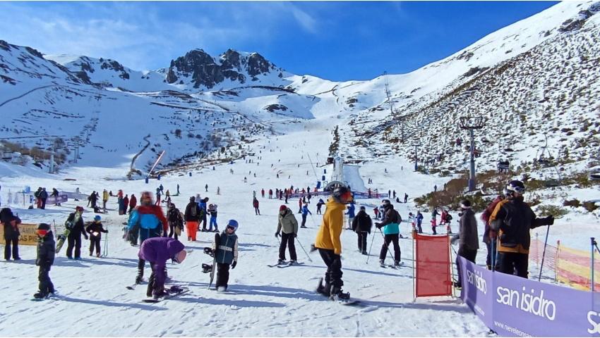Abierto el plazo para que los centros escolares de la provincia participen en la Campaña de Nieve de la Diputación